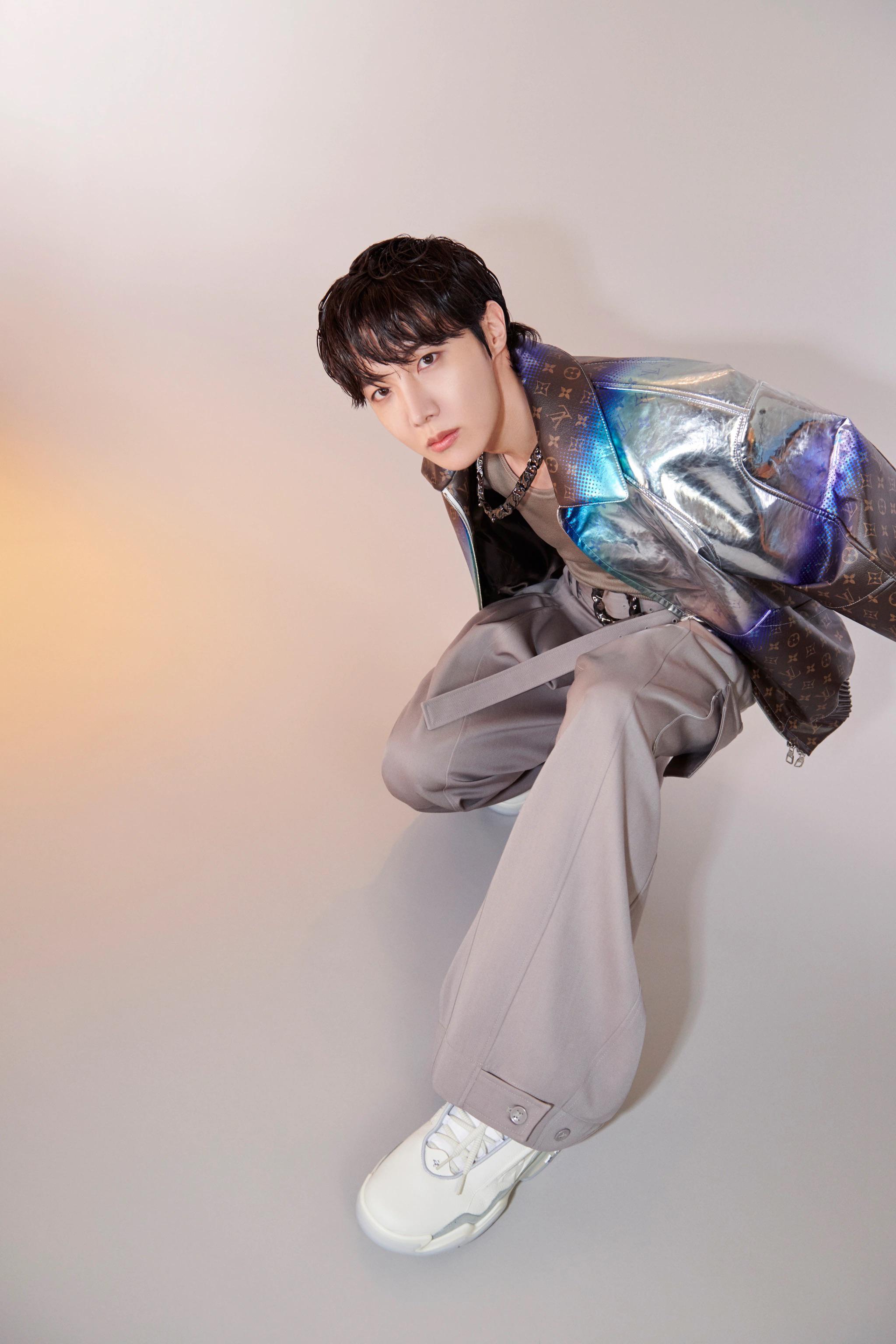 BTS j-hope announced as Louis Vuitton's new brand ambassador : r/kpop