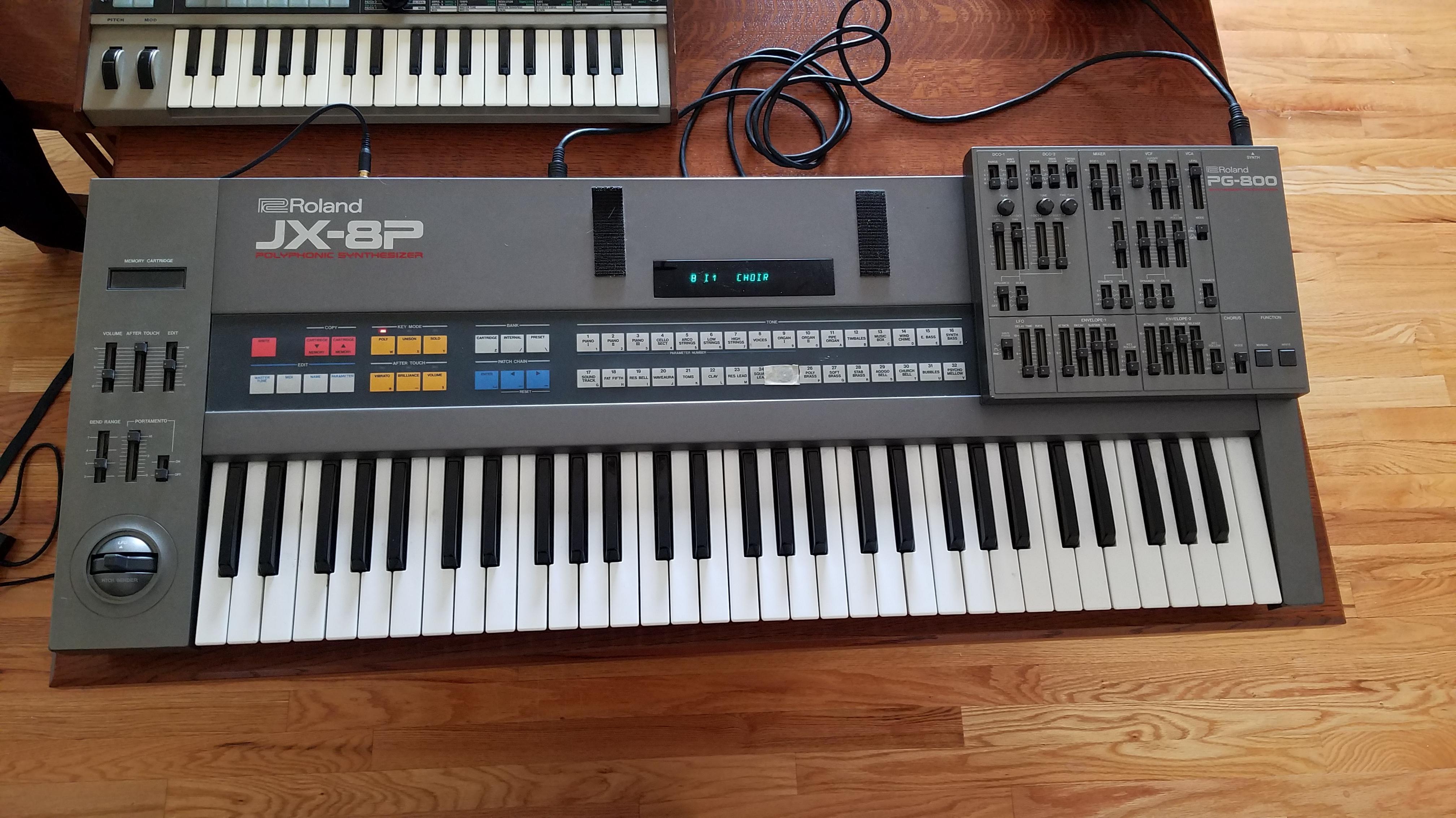 New synth day ! Roland JX-8P with the PG-800 programmer ! : r