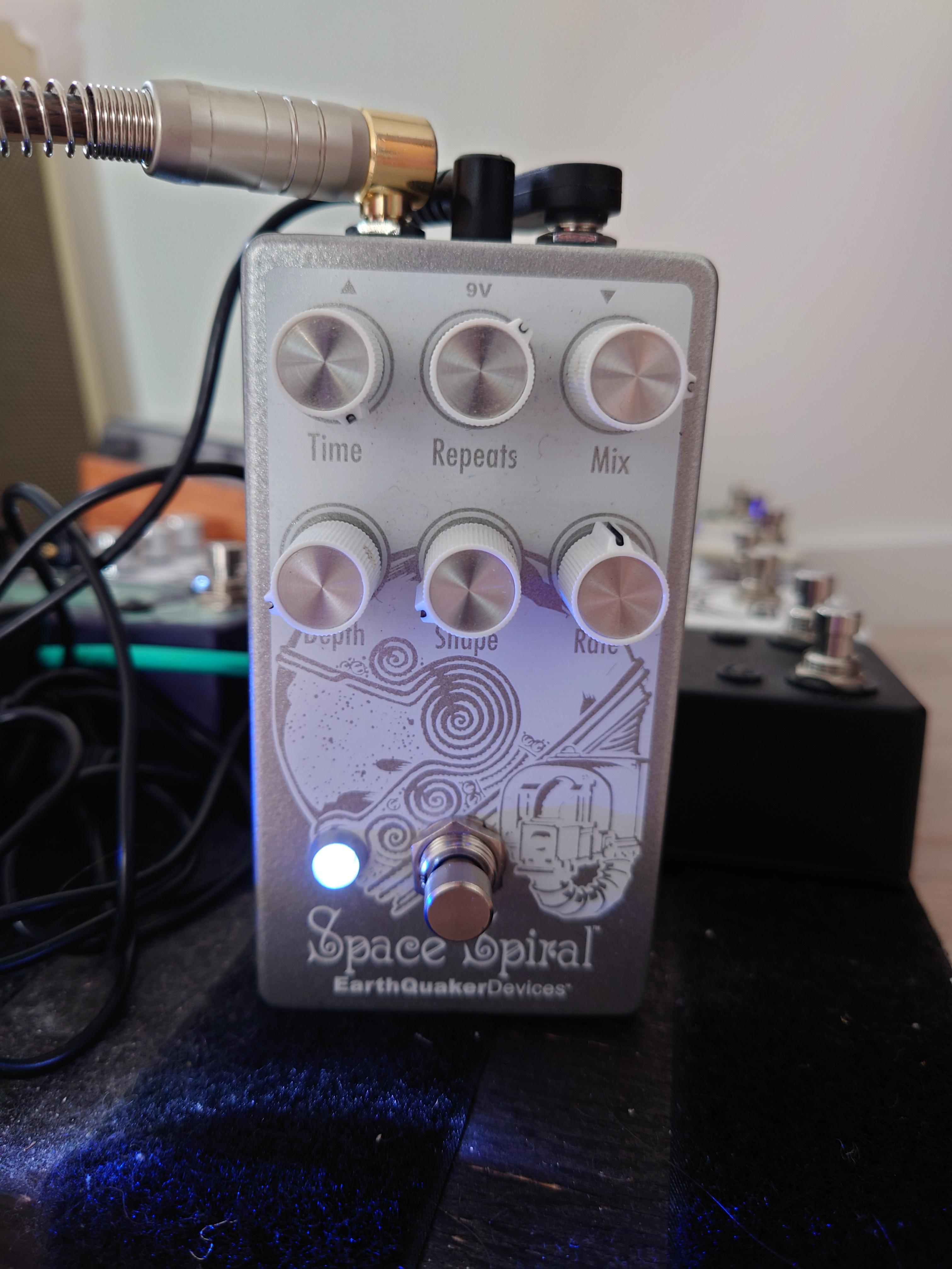 NPD EarthQuaker Space Spiral : r/guitarpedals