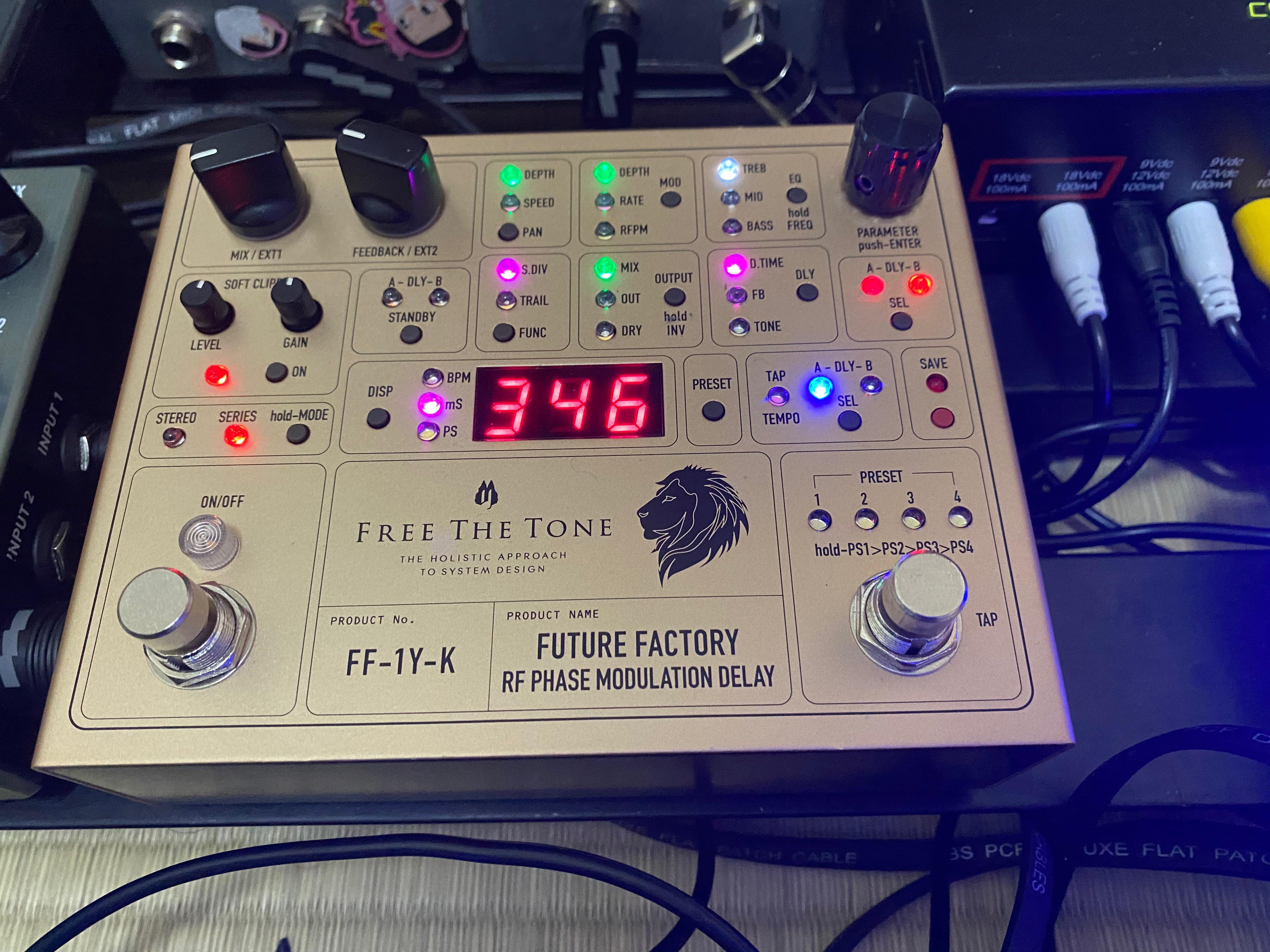 My new FUTURE FACTORY FF-1Y-K Ken(L'Arc～en～Ciel) Signature Model