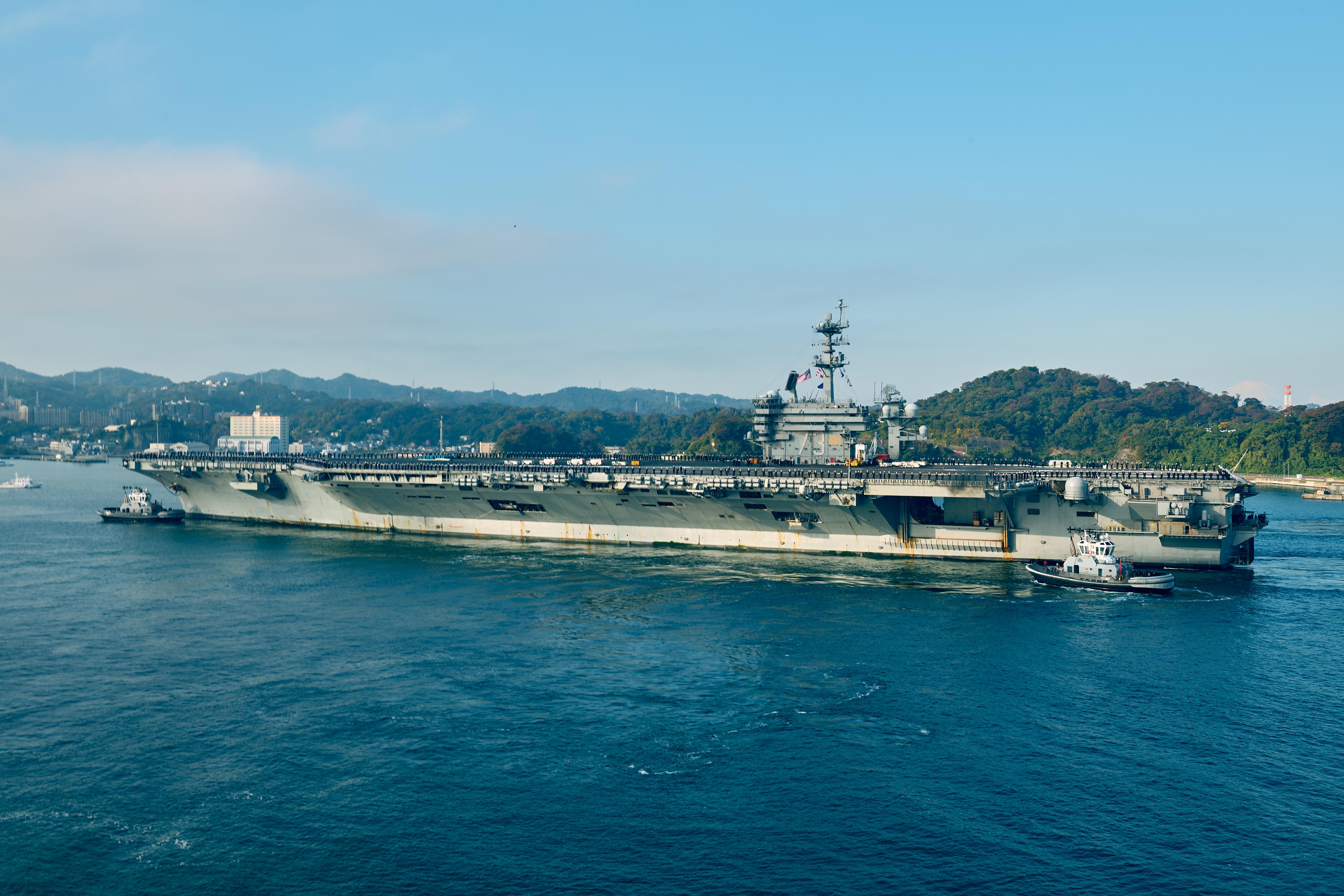 USSジョージ・ワシントン（CVN 73）が日本の横須賀に到着。2024年11月