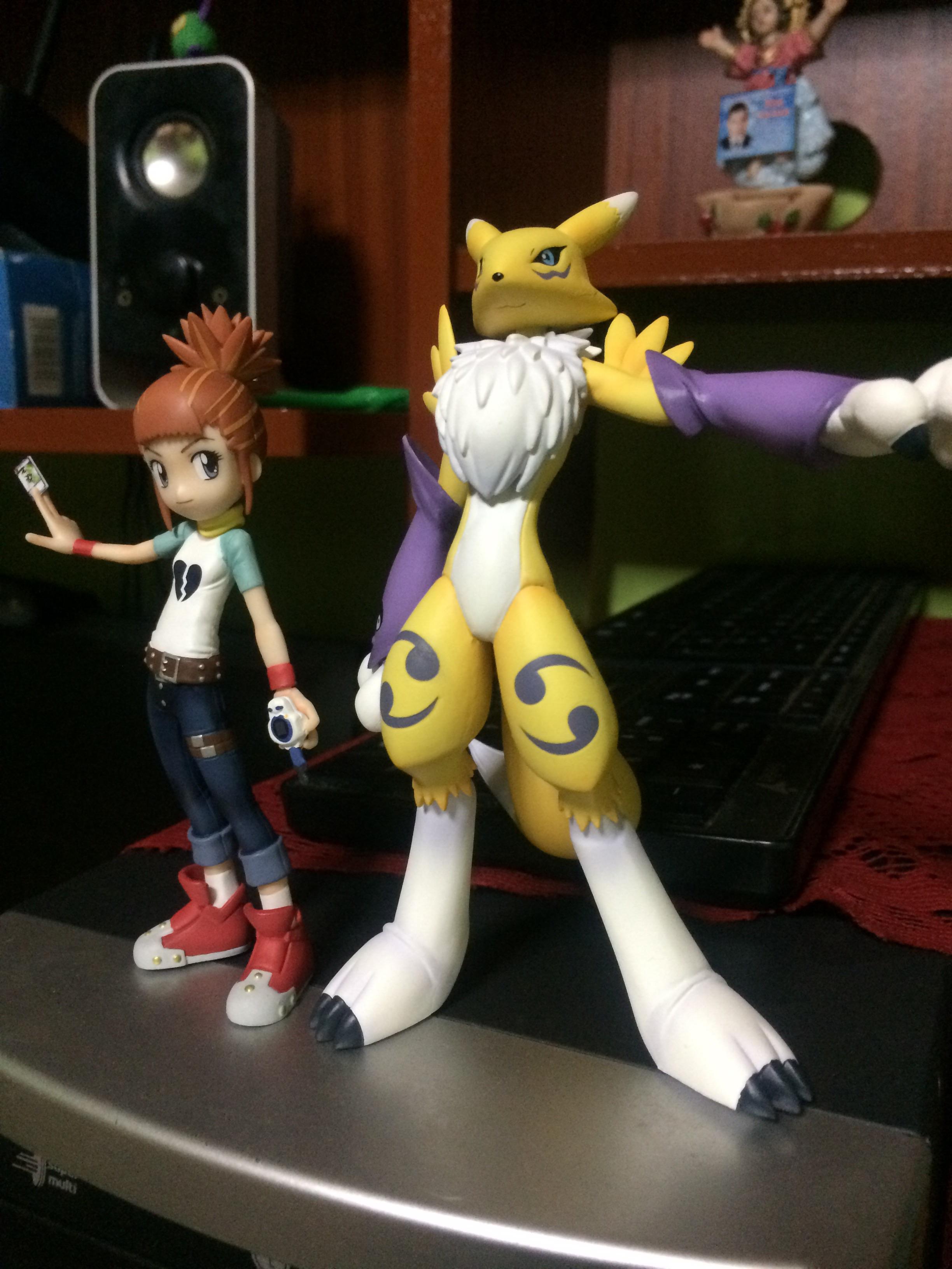 やっと… ルキとレナモンのフィギュアが来た :) : r/digimon