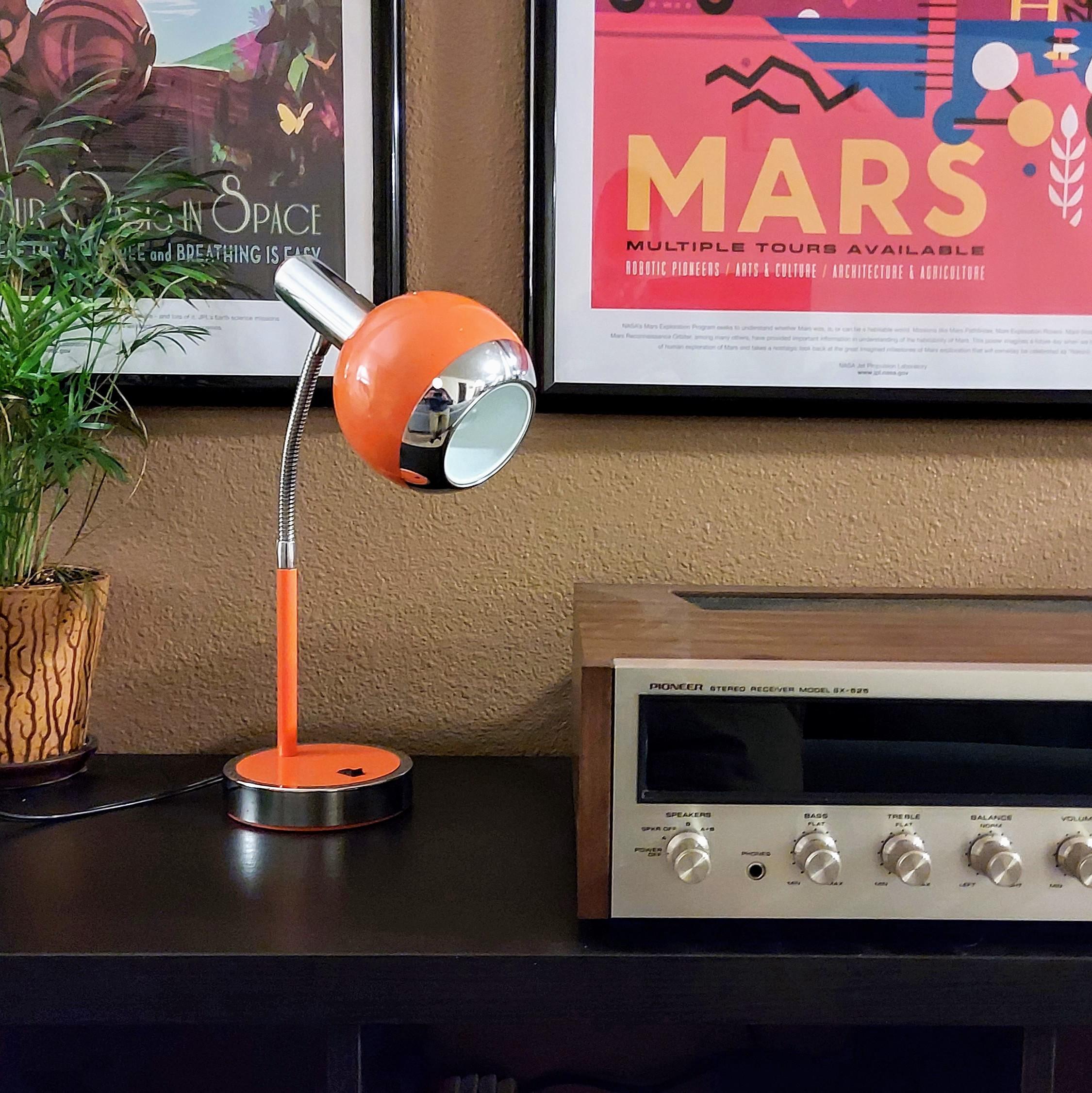 Picked up this nifty little desk lamp (Hamilton Industries H-9