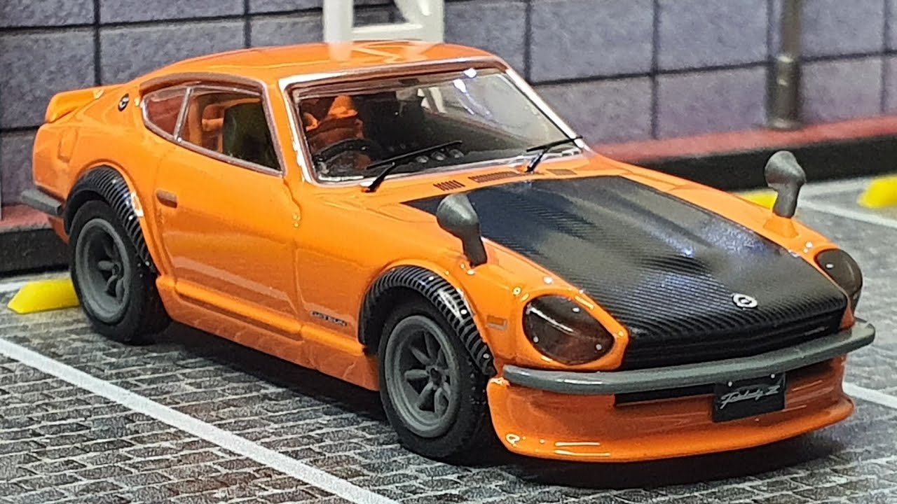 Nissan Fairlady Z (S30) Orange with Carbon Bonnet / INNO64