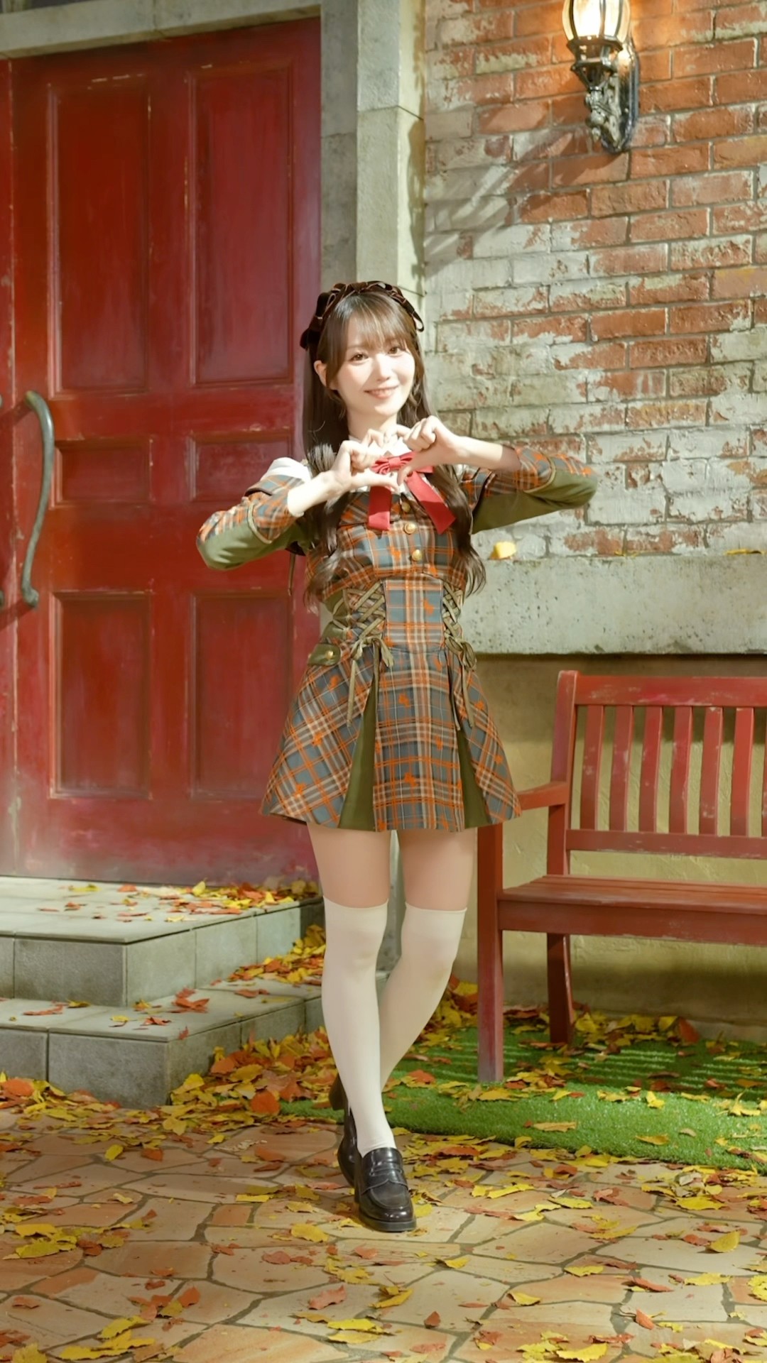 ラブソングに襲われる 」歌唱衣装 全身 DANCE ver.🐺🤎 #イコールラブ