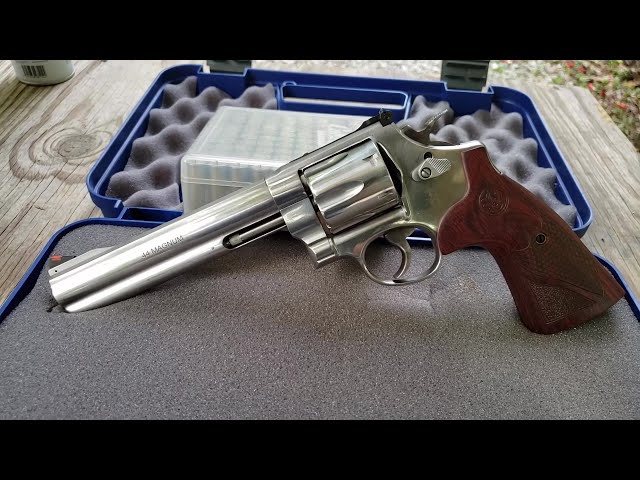 Smith and Wesson 629 Classic 44 Magnum Revolver - YouTube