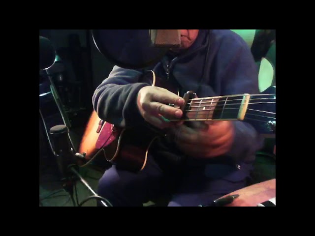 Takamine T-J3C/TBS - YouTube