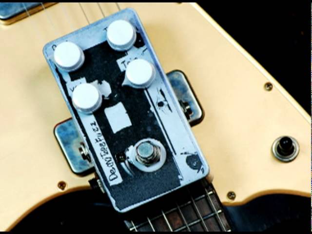 Mid-Fi Electronics Demo Tape Fuzz - YouTube