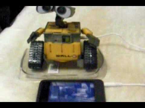 WALL・E ウォーリー ダンシングフィギュア - YouTube