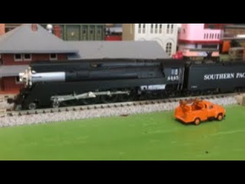Review of the N Scale Kato GS-4 Southern Pacific Postwar Black