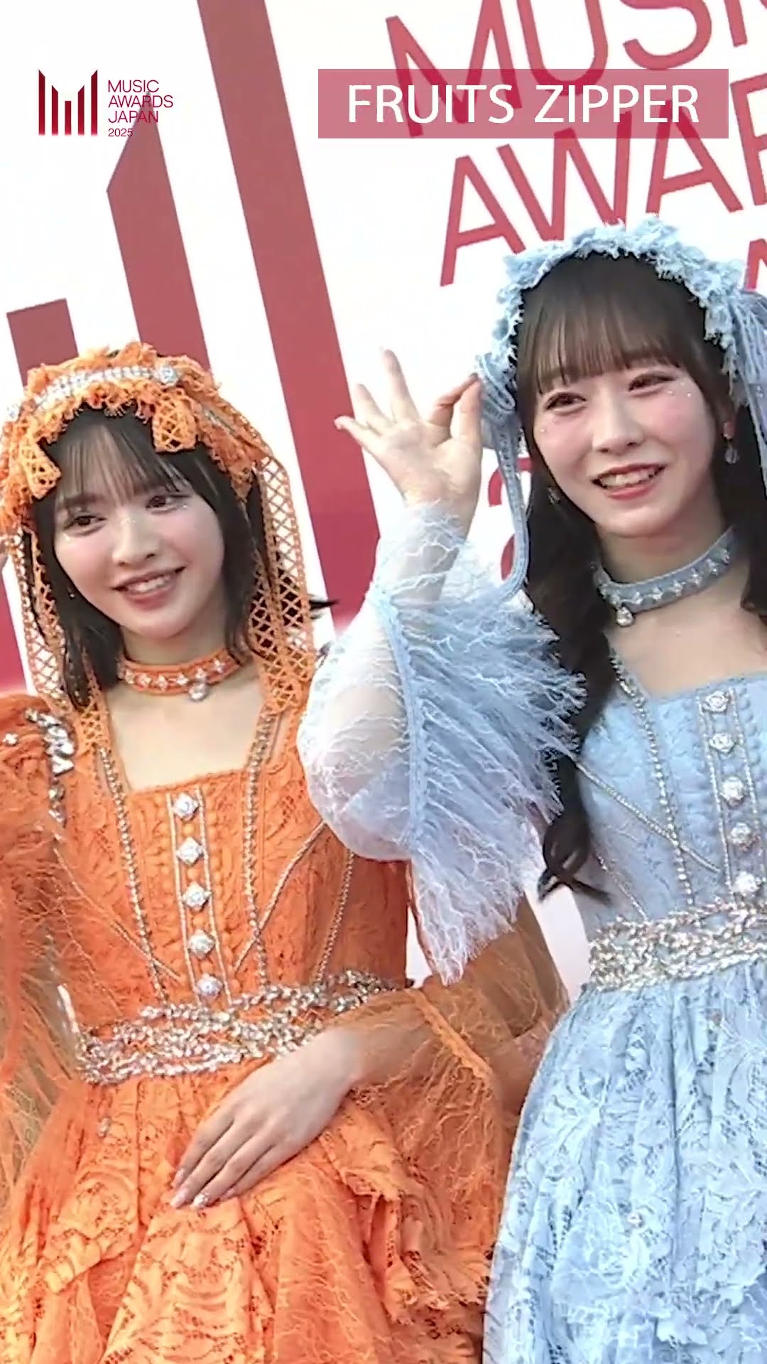 📷Car Selfie📷FRUITS ZIPPERの月足天音さん・松本かれんさんがレッド