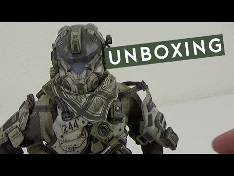 Unboxing the 1/6 scale Titanfall Battle Rifle Pilot action figure