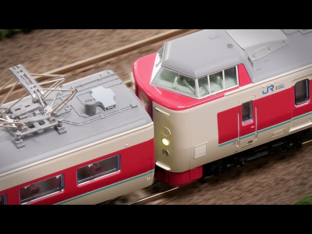 変態連結! KATO 381系やくもで遊ぶ / Nゲージ 鉄道模型 - YouTube