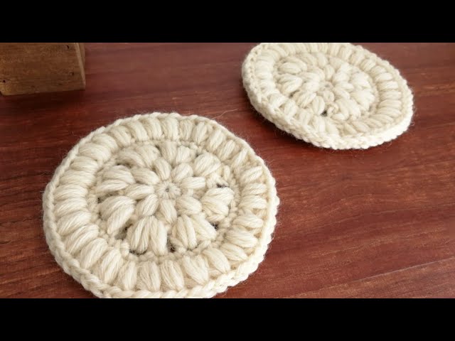 Crochet] I made two fluffy and cute large crocheted flower motifs