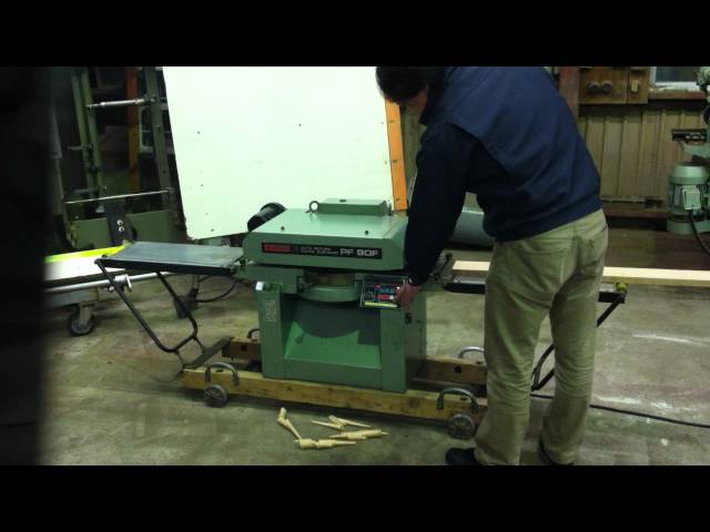 日立工機 超仕上かんな盤 PF90F 100V - YouTube