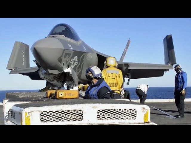 F-35C ライトニングII・空母ニミッツ(CVN-68)飛行甲板 - YouTube
