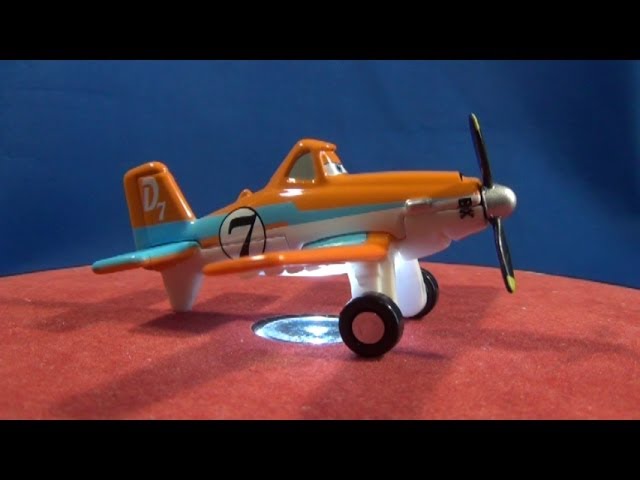 トミカ プレーンズ P-08 ダスティ (レーサータイプ) - YouTube