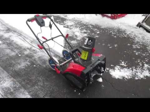 アルファ工業 電動除雪機 スノーエレファントDX D-1100 - YouTube