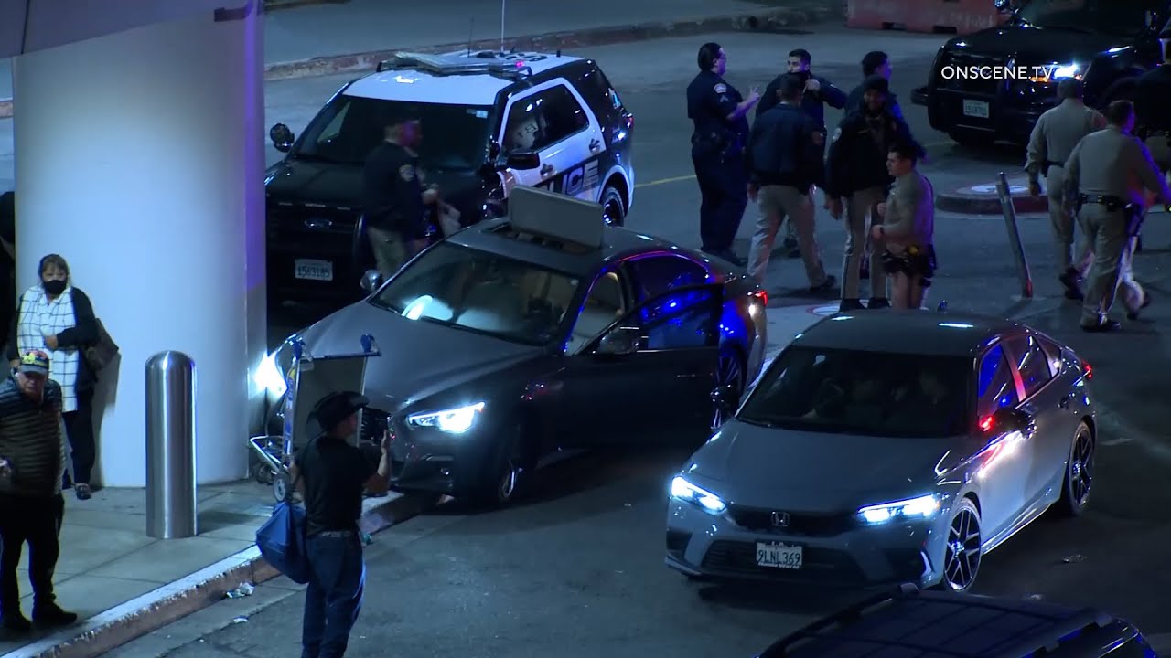 Pursuit Crashes at LAX - YouTube