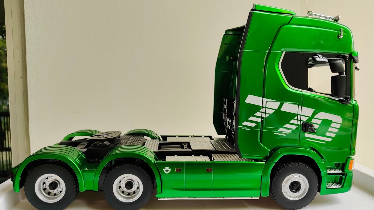 New SCANIA 770S V8 tractor truck, green color, 1/18 scale