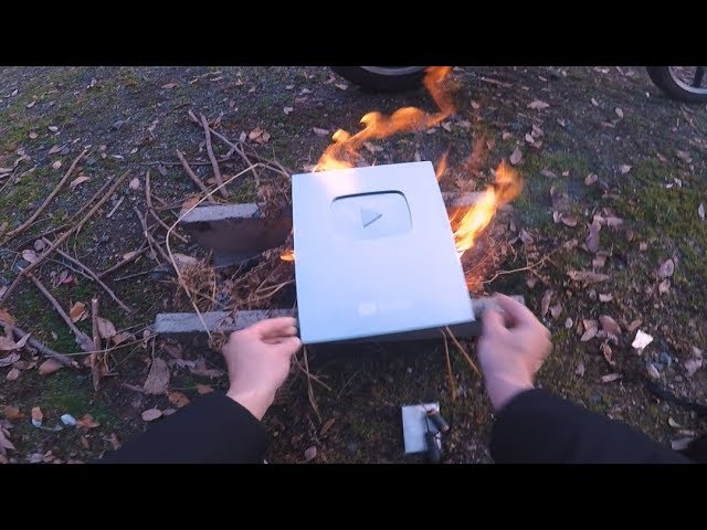 ユーチューブから貰った銀の盾でステーキを焼く - YouTube