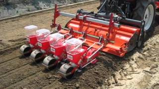 トラクターけん引タイプ | 種まき機ごんべえの株式会社向井工業