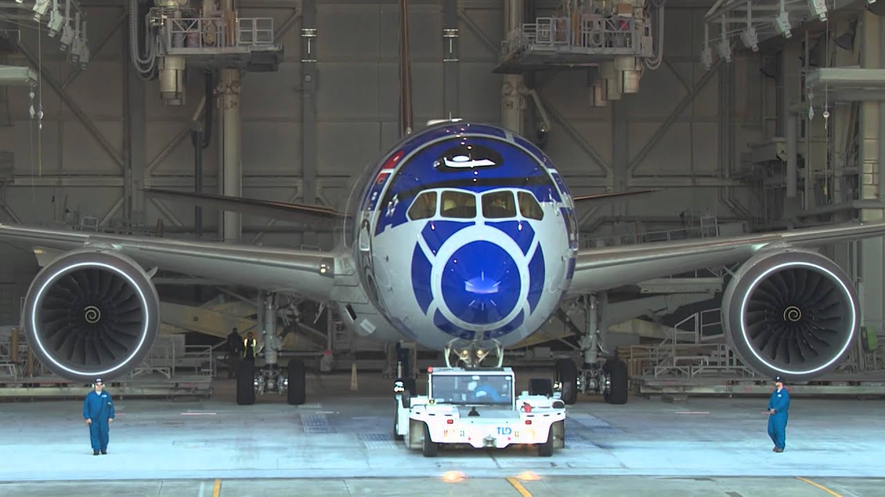 ANAがスター・ウォーズ特別塗装機「R2-D2 ANA JET」の内装を初公開 10