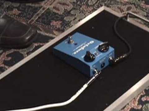 Fulltone Octafuzz guitar effects pedal demo - YouTube