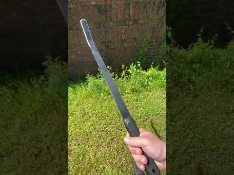 Cold Steel Garden and Camp Machete Demo - YouTube