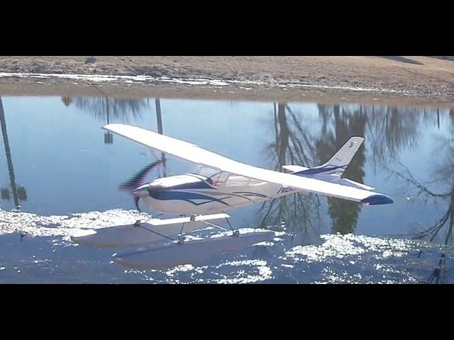 Horizon Hobby - Cessna 182 UMX - Water Flight with Floats - YouTube