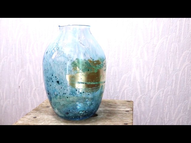 吹きガラスで大きな花瓶作り！ - YouTube