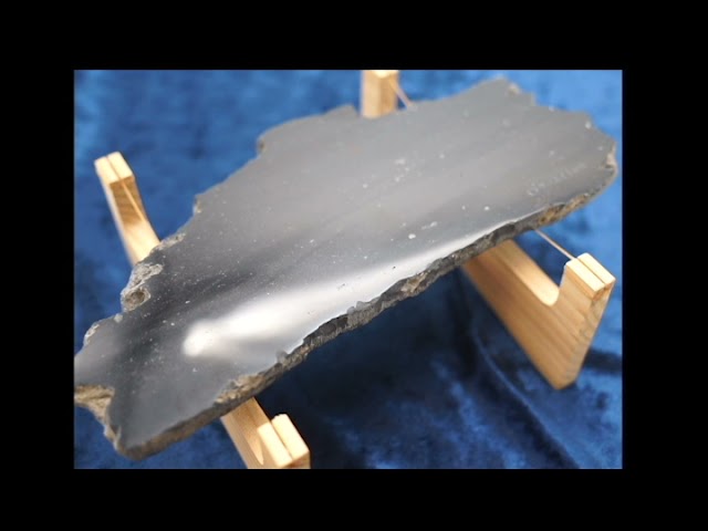 香川県産 サヌカイト(カンカン石)の音色 - YouTube