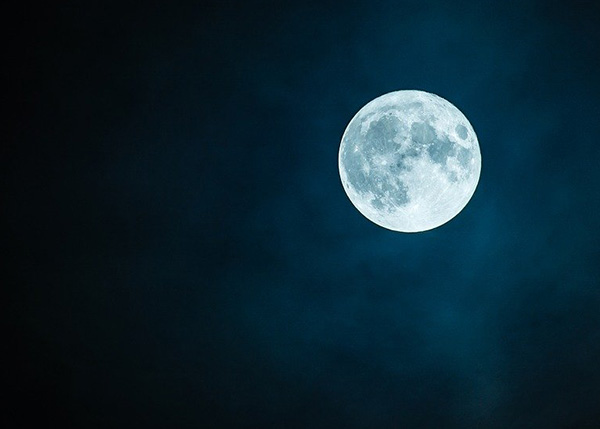 ムーンストーン（月長石）の特性、特徴、希少性、石にまつわる伝説