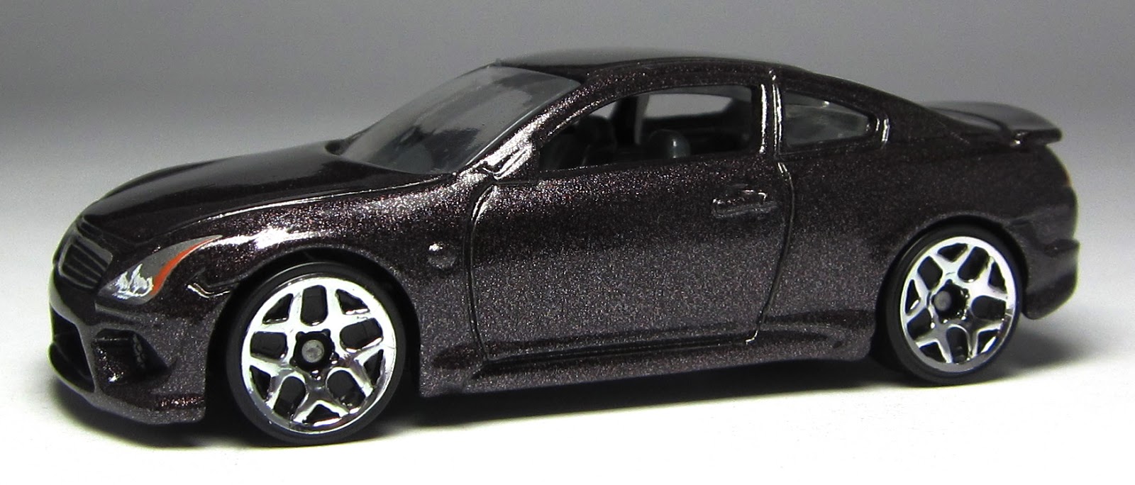 First Look: Hot Wheels Infiniti G37 multipack and mystery