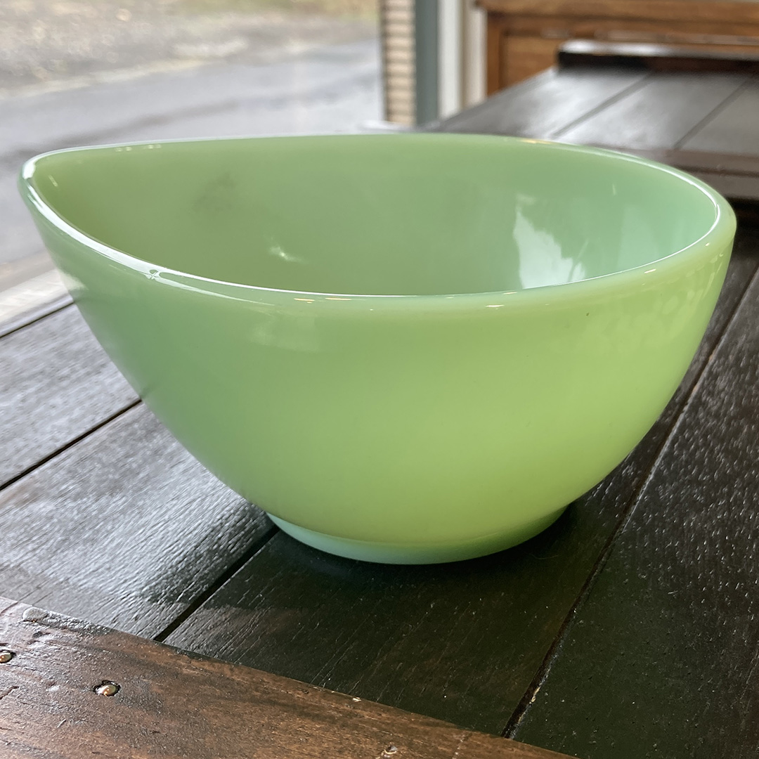 Fire-king 1950年代スウェディッシュモダンボウル（別名ティアドロップ