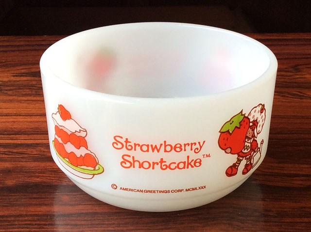 Fire-king ストロベリーショートケーキのファッション今昔 | マメチコ