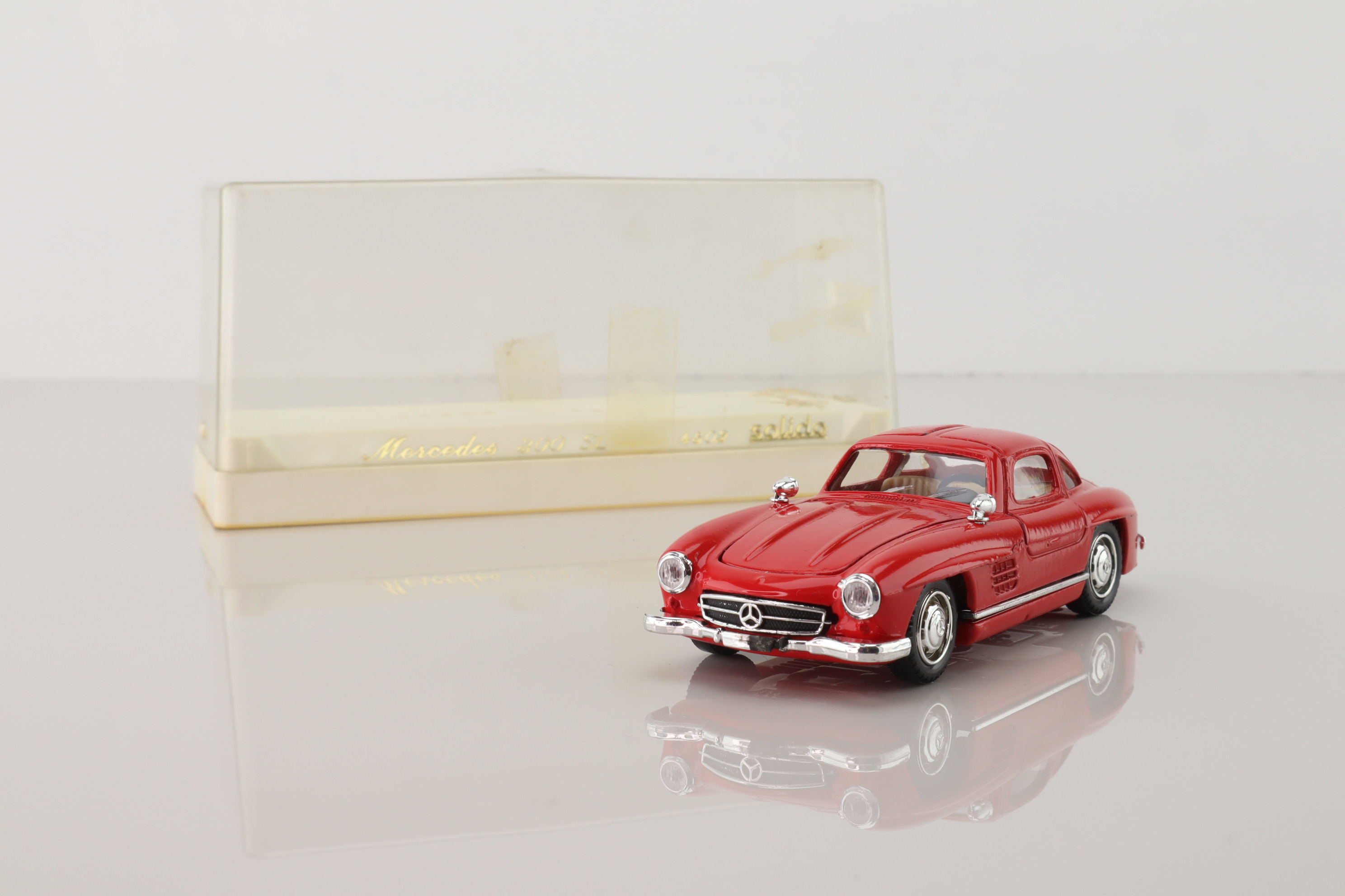 Solido 4502; 1956 Mercedes-Benz 300SL Coupe; Red; Very Good Boxed