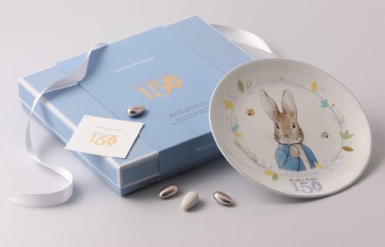 ウェッジウッドから「ピーターラビット」の記念プレート--世界で限定