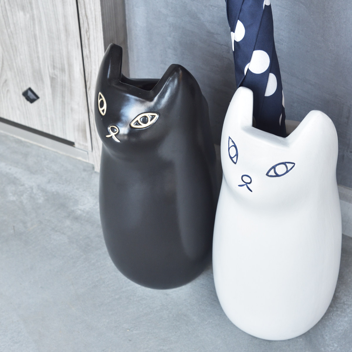 新品・未使用】猫の傘立て へちもん 信楽焼 傘立て 猫 シンプル インテリア