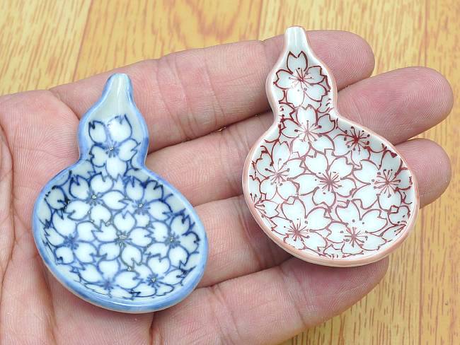 箸置き 青赤桜詰瓢ペアセット - 京焼清水焼 松韻堂