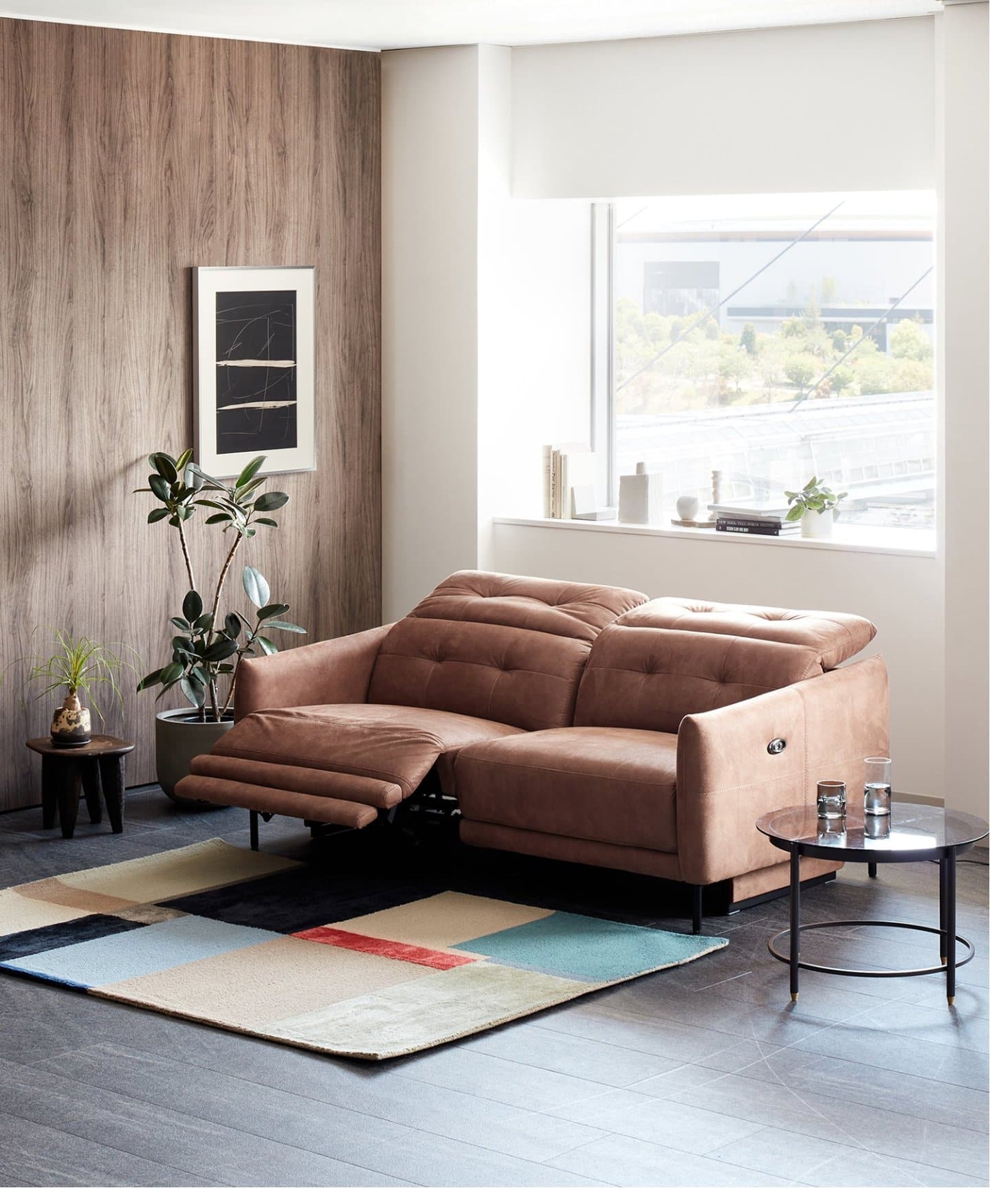 ＋αの機能がうれしい電動リクライニングソファ｜シェフィールド