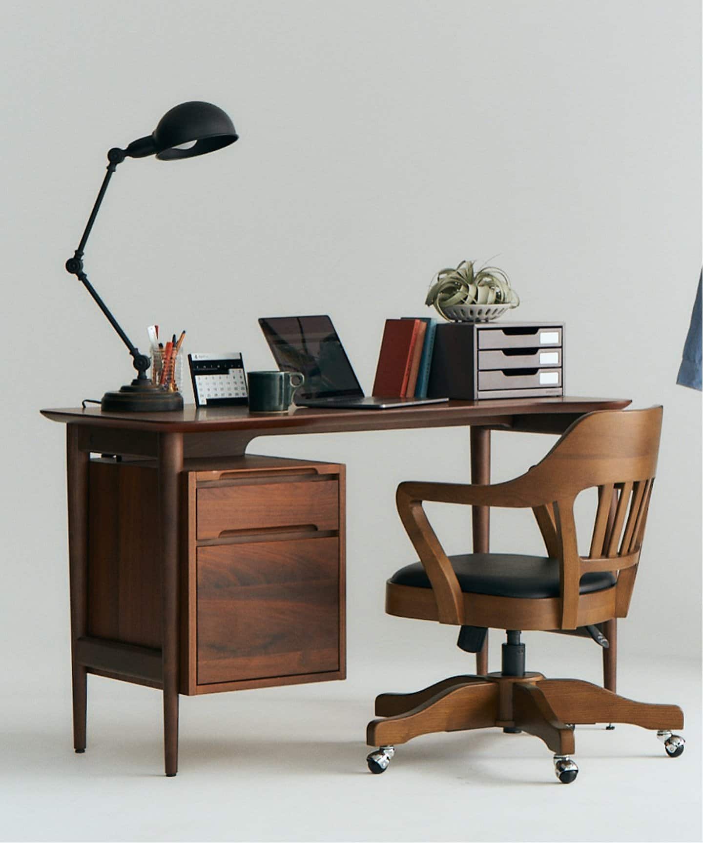 おしゃれなデスクで作業効率UP！｜JOURNAL STANDARD FURNITURE｜ブログ