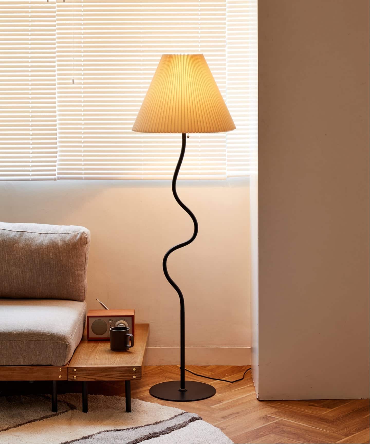 WAVY FLOOR LAMP ウェービー フロアランプ（照明）｜JOURNAL STANDARD
