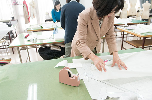 デザインを見てパターンをつくる！服づくりの幅が広がる【パターン