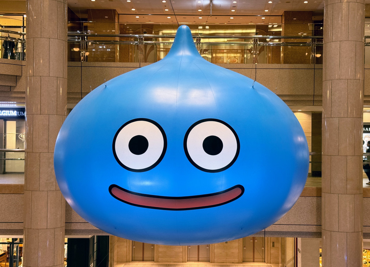 スライムの巨大モニュメントバルーン 「ドラゴンクエストカーニバル