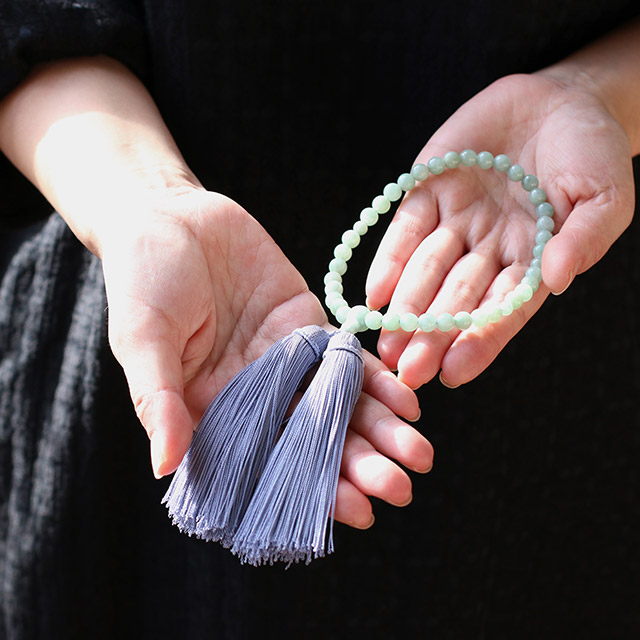 WEB限定】ひいらぎ 念珠 女性用 本翡翠（淡）/房灰青｜服飾品｜中川政