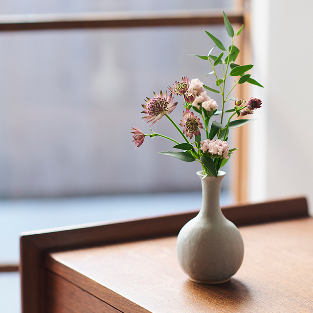 信楽焼の花入れ 大｜園芸｜中川政七商店 公式サイト