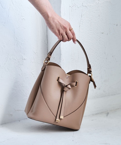 VIS（ビス）の「【累計3万点突破】【2WAY】ハートカットバッグ/追加