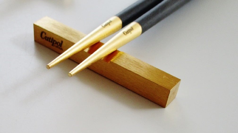 クチポール Cutipol GOA ゴア ブラックゴールド 箸 + 箸置きセット