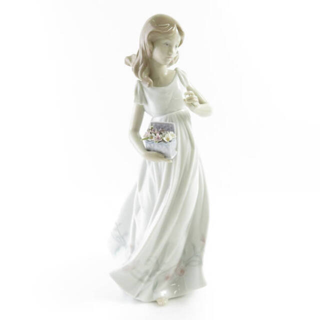 LLADRO リヤドロ ＃6921「素敵な宝物」 フィギュリン 1点 陶器人形